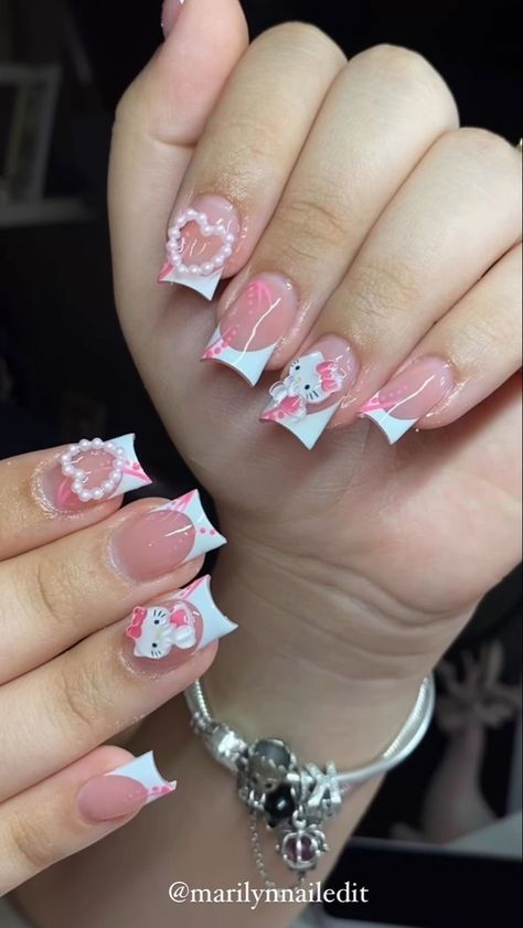 Short Pink Nails, Paznokcie Hello Kitty, Hello Kitty Nails Art, Kitty Nails, Girly Acrylic Nails, Hello Kitty Nails, Dope Nail Designs, Short Square Acrylic Nails, Really Cute Nails