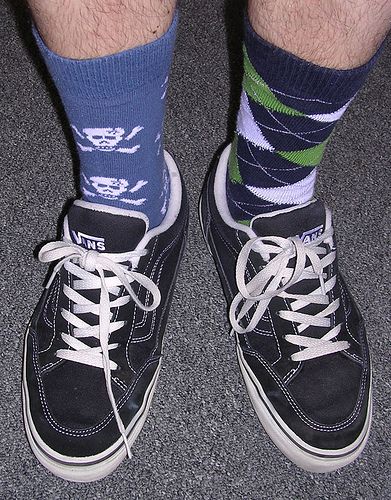 Sometimes called mix-and-match socks, mismatched socks are deliberately matched badly -- but of course, in a fashionably good way. Mismatched Socks Aesthetic, Mismatched Socks, Socks Aesthetic, Potter Aesthetic, Miss Match, Harry Potter Style, Matching Socks, Sock Outfits, Boys Socks