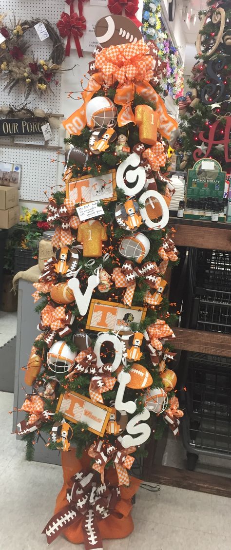 Football Themed Christmas Tree Ideas, Football Tree Ideas, Tennessee Christmas Tree, Football Theme Christmas Tree, Tennessee Vols Christmas Ornaments, Tennessee Vols Christmas Tree, Tn Vols Christmas Tree, Sports Christmas Tree Ideas, Vols Christmas Tree