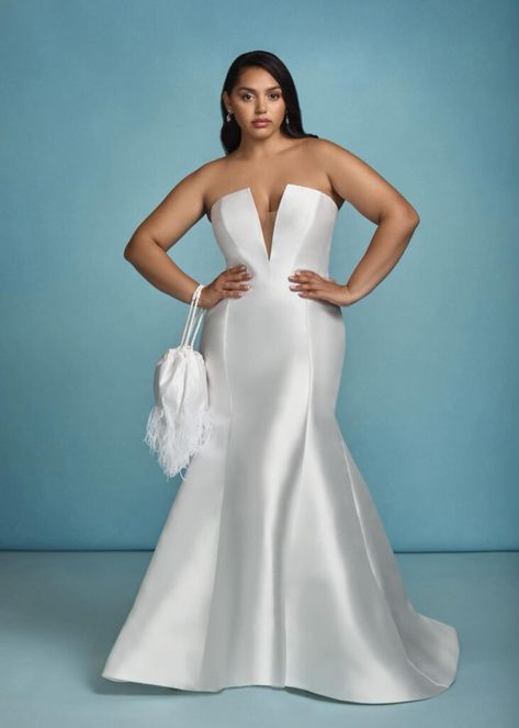 Fat Bride, Watters Bridal, Plus Size Bridal, 20 Wedding Anniversary, Plus Size Brides, Honeymoon Fund, Bridal Magazine, Bridal Fashion Week, Plus Size Wedding