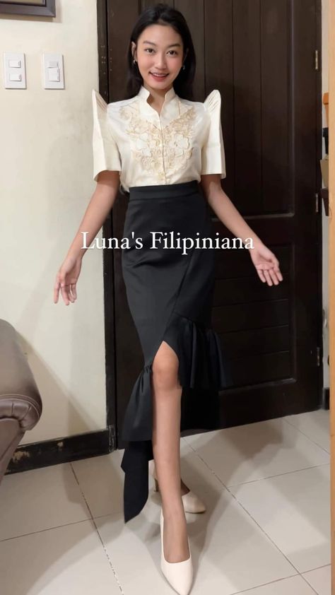 Filipiniana Dress Modern Simple, Modern Filipiniana Dress, Filipino Fashion, Filipiniana Dress, Simple Casual Outfits, National Clothes, Make Your Own Clothes, Red Carpet Gowns, Dress Attire