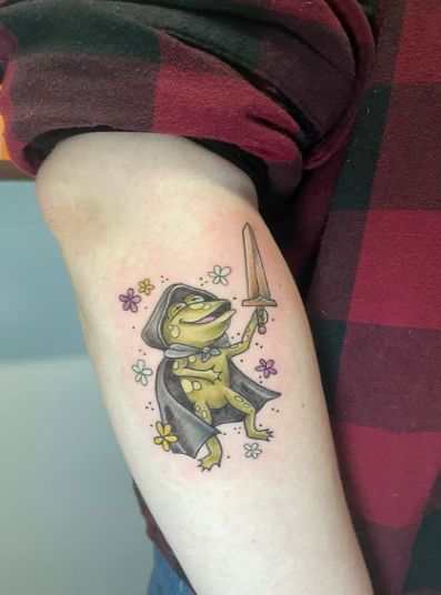 We will help you to discover the world of frog tattoos with 80+ designs and explore their deep symbolism and cultural significance in this tattoo guide. Cape Tattoo, Frog Tattoo Ideas, Tattoo Guide, Frog Tattoo, Frog Tattoos, Cartoon Flowers, Discover The World, Cape, Unique Designs