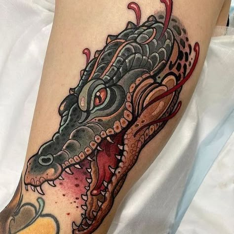 Alligator Tattoo, Crocodile Tattoo, Tattoo Sleeve Filler, Animal Sleeve, Neo Tattoo, Tattoo Beautiful, Traditional Tattoo Inspiration, Tattoo Maker, Female Tattoos