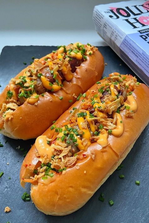 Dinner Sausage Recipes, American Hot Dog, Easy Bbq Recipes, Sausage Recipes For Dinner, Hot Dogs Recipes, Gourmet Hot Dogs, Hot Dog Toppings, Hot Dog Recipes, Pub Food