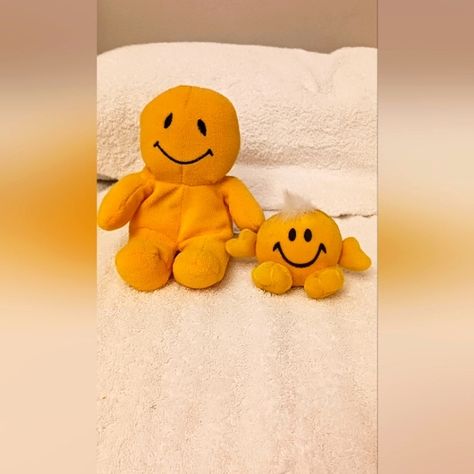 Smiley Face Wiggle Giggle Plush Lot Gaggle Smiley Face, Chibi Plush, Murakami Flower, Smiley Happy, Yellow Smiley Face, Normal Guys, I Dont Have Friends, I Love Reading, Childhood Toys