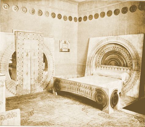 A room by designer Carlo Bugatti at the Turin Exposition of 1902 Bugatti Interior, Carlo Bugatti, Art Nouveau Furniture, Silver Furniture, Palace Interior, Modern Eclectic, Deco Furniture, Vintage Interiors, Turin