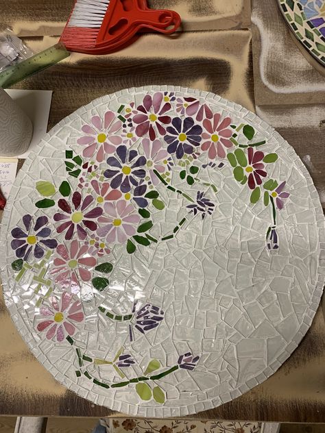 Tile Tables, Mosaic Art Diy, Mosaic Stepping Stones, Mosaic Table Top, Mosaic Garden Art, Mosaic Madness, Floral Mosaic, Mosaic Art Projects, Mosaic Tile Art