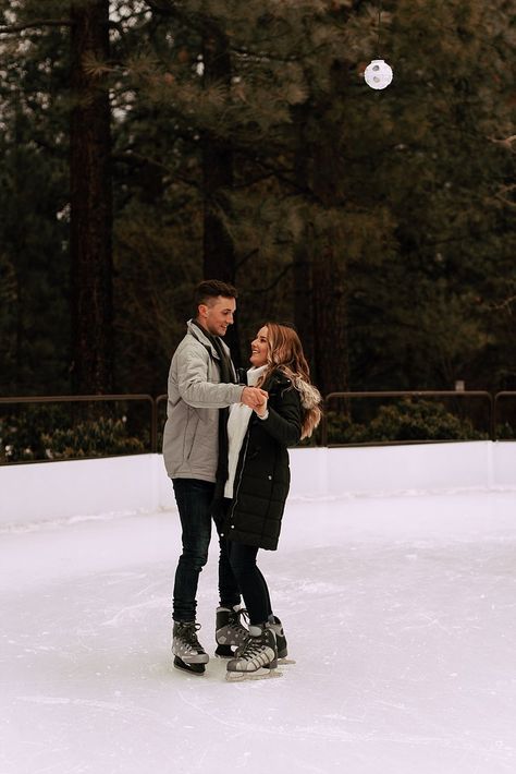 Ice Skating Couple, Olympic Ice Skating, Ice Skating Photography, Skating Couple, Pairs Figure Skating, Couple Photography Winter, Figure Skating Olympics, Sports Fails, Love On Ice