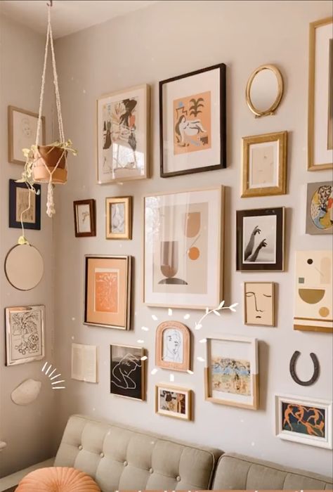 Living Room Gallery Wall, Room Gallery Wall, Gallery Wall Layout, Wall Inspiration, Gallery Wall Inspiration, Gallery Wall Living Room, Friday Favorites, Decoration Photo, Boho Living