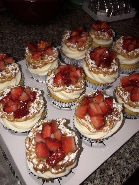 Mini Funnel Cakes Party, Funnel Cake Cheesecake, Funnel Cake Cupcakes Recipe, Strawberry Funnel Cake Cupcakes, Strawberry Cheesecake Funnel Cake, Funnel Cake Cupcakes, Strawberry Funnel Cake, Rv Snacks, Assorted Cupcakes