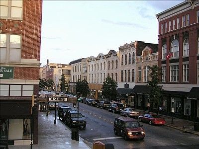 Just look at this adorable street.  Both Kate Spade and Anthropologie are set to come to Broughton Street in Savannah.  @LUSH Cosmetics ... you should be next ;) Farm Town, Shopping District, Visit Savannah, Street Shopping, No Boys Allowed, Travel Wishes, Bachelorette Ideas, Well Traveled, Girls Getaway