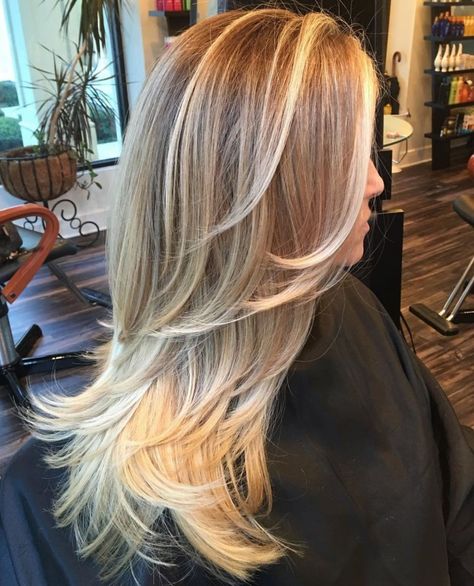 Long Layered Haircut With Blonde Balayage Cute Layered Hairstyles, Cuts For Long Hair, Trendy Layered Hairstyles, Rambut Brunette, Layered Hairstyles, Long Layered Haircuts, Blonde Hair Looks, Brown Blonde Hair, Long Blonde