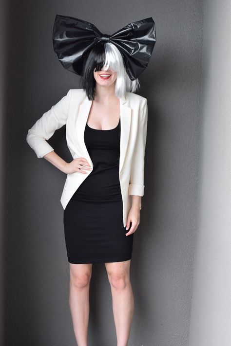 An easy DIY Sia costume for Halloween! Tutorial for how to make the bow and where to get the rest of the pieces Halloween Costume Ideas Black Hair, Costume Ideas Black Hair, Diy Party Outfit, Singers Costumes Ideas, Sia Costume, Sia Singer, Sia Kate Isobelle Furler, Black And White Wig, Sia Furler