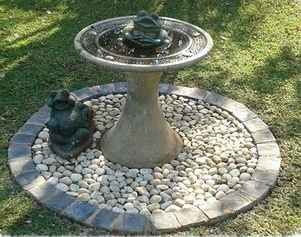 birdbath on circle of small cobbles with border Trees Backyard, Brick Courtyard, Backyard Birds Sanctuary, Bath Garden, Garden Walls, Diy Bird Bath, Bird Bath Fountain, Bird Bath Garden, House Makeover