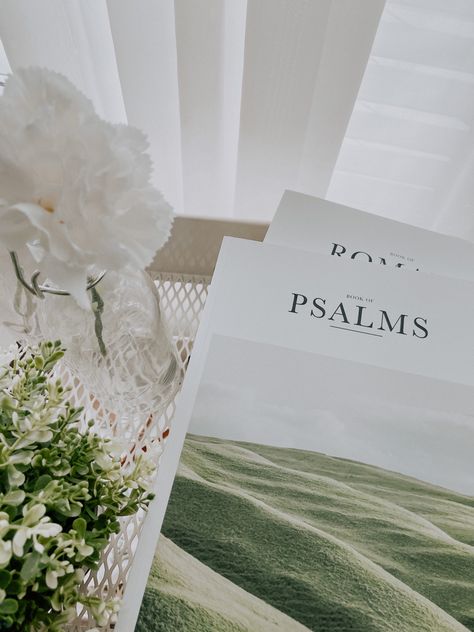 Bible White Aesthetic, Green Bible Aesthetic, White Christian Aesthetic, Alabaster Bible, Notion Images, Jesus Ideas, Luxury Packaging Design, Comforting Bible Verses, Book Of Psalms