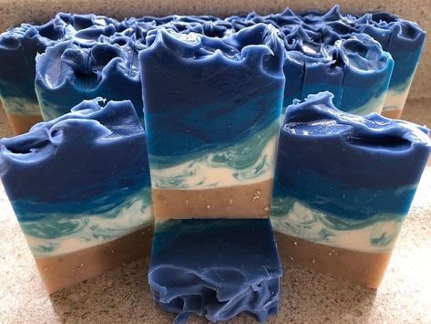 Ocean Soap, Soap Design Ideas, Cold Process Soap Designs, Beach Soap, Savon Diy, Săpunuri Handmade, Handmade Soap Recipes, Cold Process Soap Recipes, Soap Making Recipes