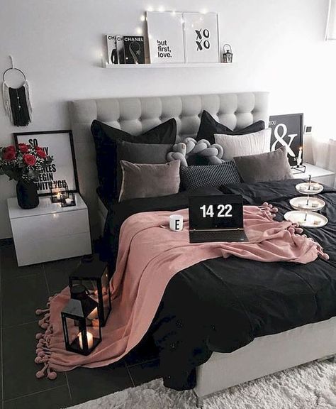 Black And White Bedroom, Design Ložnic, Purple Bedroom, Dekorasi Kamar Tidur, Bedroom Goals, Trendy Bedroom, Awesome Bedrooms, Teen Bedroom, Beautiful Bedding