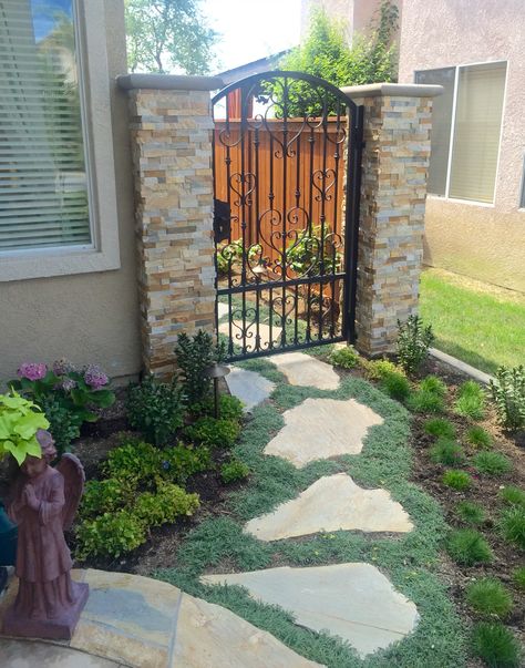 Custom Gate creation with pathway to backyard Lindsey Dunn landscape thank you! Front Yard Path To Side Gate, Path To Backyard Gate, Walkway To Backyard Gate, Pathway To Backyard, Paver Path, Backyard Gates, Gate Entrance, Pavers Backyard, Walkway Landscaping