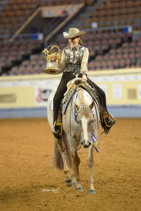 That’s a wrap on the largest American Quarter Horse Association World Show in history! During the 2020 Farnam AQHA World Championship Show; AQHA Select World Championship Show, presented by Adequan; AQHA Ranching Heritage Challenge Finals; and the Adequan Level 2 and Nutrena Level 1 Championships, more than 7,500 entries, 2,100 exhibitors and 2,700 horses competed for nearly 150 world championships and nearly 150 additional championships. #americanquarterhorse #quarterhorse #aqha #aqhaworld Hunter Under Saddle, American Quarter Horse Association, Reference Pics, American Quarter Horse, Western Pleasure, Horse World, Horse Jumping, Horse Photos, Quarter Horse