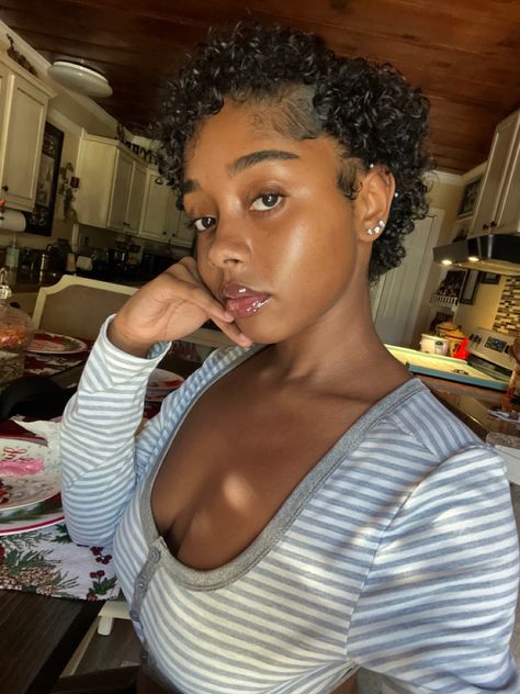 Big Chop Hairstyles, Big Chop Natural Hair, Short Curly Cuts, Finger Waves Short Hair, Cabello Afro Natural, Short Natural Curly Hair, Twa Hairstyles, Natural Hair Short Cuts, Short Hair Black