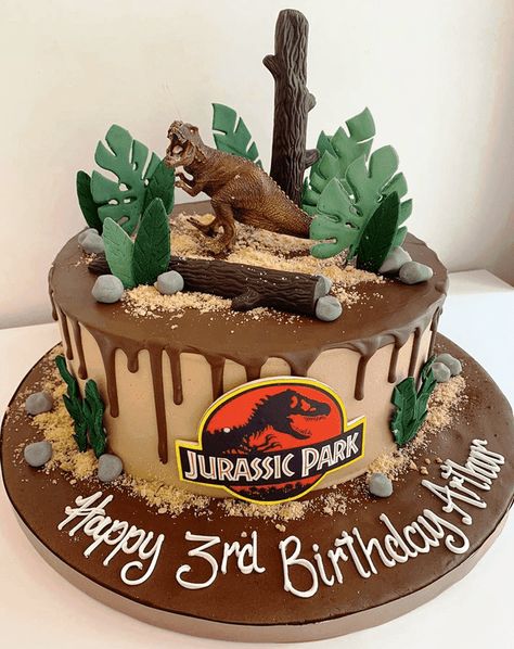 Dinosaur Cake Jurassic Park, Jurassic Park Theme Cake, Jurassic Park Smash Cake, Jurassic World Cakes, Jurassic Cake Ideas, Jurassic Park Birthday Party Cake, Jurassic Birthday Cake, Jurassic World Theme Party, Jurassic Park Cake Ideas