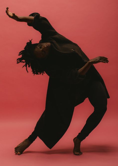 BOBBY ROGERS Dance Photo Shoot, Dance Photography Poses, Dance Movement, Dancing Aesthetic, Fashion Photography Inspiration, Human Poses, Foto Art, Dance Photos, Modern Dance