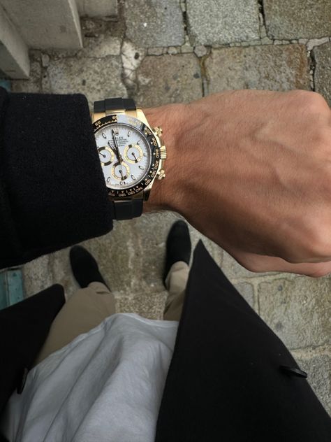 Rolex Daytona Oysterflex Rolex Daytona Oysterflex Gold, Rolex Daytona Gold, Starboy Aesthetic, Gold Daytona, Portfolio Ideas, Rolex Daytona, Lewis Hamilton, Luxury Watches, Rolex Watches