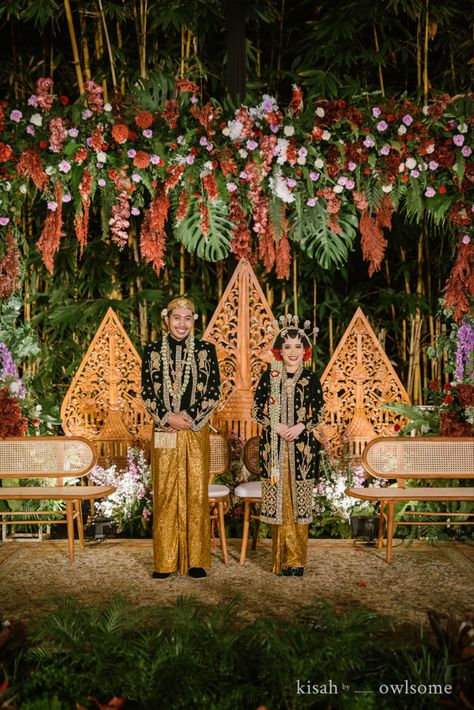 We feel so proud and grateful to have had the experience of capturing a twin wedding @larasatiranisa @rinesalarasati in our lives. From the moment we arrived, we knew that the results will be stunning. Every aspect of this wedding—from the very friendly Bandung weather to all the professional contributing vendors—supported each other to make it one beautiful wedding. Undoubtedly a wedding to remember! Javanese Wedding, Indonesian Wedding, Wedding Backdrop Design, Backdrop Design, Festival Wedding, So Proud, Wedding Backdrop, The Professional, Beautiful Weddings