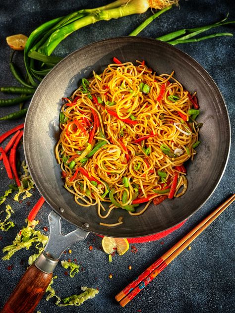 #noodles #noodlerecipes #foodphotography #foodstagram #flatlay #flatlayphotography #foodstyling #food Hakka Noodles Photography, Noodles Photography, Hakka Noodles, Interesting Food, Interesting Food Recipes, Japchae, Food Styling, Noodles, Yummy Food