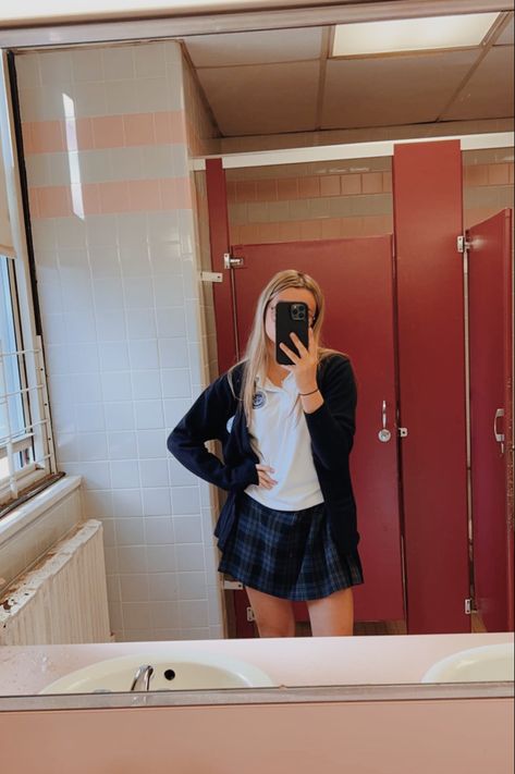 British School Uniform, Private School Uniforms, School Outfits Highschool, High School Uniform, School Uniform Outfits, School Uniform Fashion, Dream School, Prep School, Catholic School