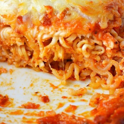 Ramen Lasagna - TikTok Recipe that we LOVE! | Viral Recipes Ramen Lasagna Recipe, Easy Lasagna With Ricotta Cheese, Lasagna Tiktok, Ramen Noodle Lasagna, Viral Tiktok Ramen, Lasange Recipe, Ramen Lasagna, Tiktok Ramen, Lasagna With Ricotta Cheese