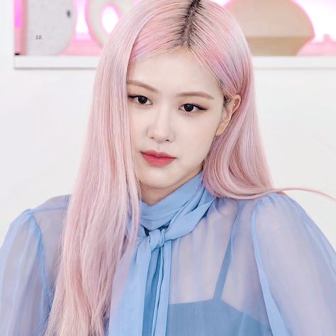 Rosa Blackpink, Rose Pink Hair, Rosé Gif, Rosé Aesthetic, Park Rosé, Rose Park, Rose Icon, Rosé Blackpink, Blackpink Photos