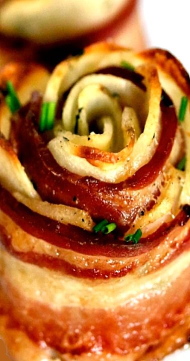 Potato Roll Up, Rose Potatoes Recipe, Sweet Potato Roses, Bacon And Potato Recipes, Bacon Wrapped Potatoes Baked, Food Roses Ideas, Potato Bacon Recipes, Bacon Wrapped Recipes Appetizers, Bacon Wrapped Potato Rolls