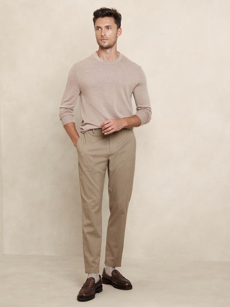 Grayson Slim Tapered Pant | Banana Republic Factory Khaki Ankle Pants Outfit, Men’s Casual Pants, Slim Guys Fashion Outfit, Khaki Trousers Outfit Men, Light Khaki Pants Outfit, Men’s Clothing Business Casual, Mens Cocktail Attire Parties, Men’s Trendy Business Casual, Mens Pants Fashion Trousers