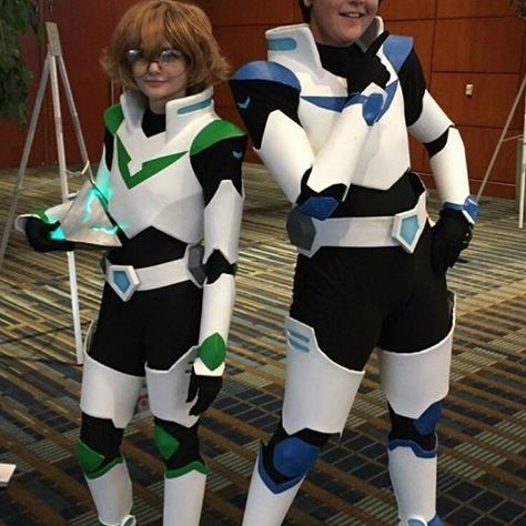 Cool Girl Drawings, Voltron Cosplay, Awesome Cosplay, Cosplay Armor, Cosplay Props, Cosplay Ideas, Best Cosplay, Drawing Base, Girl Drawing