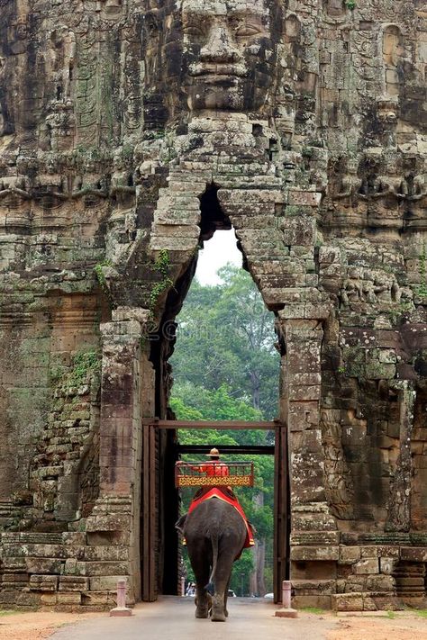 Angkor Thom, Angkor Wat Temple, Ko Samui, Halong Bay, Angkor Wat, Phnom Penh, An Elephant, Historical Place, Future Travel