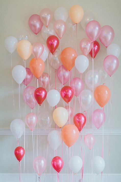 Creative Backdrops, Baby Shoes Diy, Photos Booth, Balloon Centerpieces, T-shirt Refashion, Balloon Backdrop, Balloon Wall, Photo Booth Backdrop, Balloon Diy