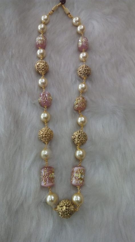 Gold Balls Designs, Muthu Malai Designs Gold, Stone Jewellery Indian, Gold Beads Mala, Gundla Mala, Indian Wedding Jewelry Sets, Neck Pieces Jewelry, Antique Necklaces Design, Gold Earrings Models