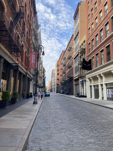 Nyc Dump, Nyc View, City Concept, Soho Manhattan, Nyc Neighborhoods, York Aesthetic, Nyc Manhattan, Cityscape Photography, New York Aesthetic