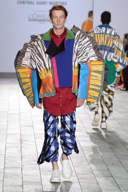 CSM BA 2015 Wataru Tominaga 80s Rap, Estilo Kitsch, Runway Photography, Clown Costumes, Christopher Moore, Young Mens Fashion, Walter Van Beirendonck, Luxury Cushions, Central Saint Martins