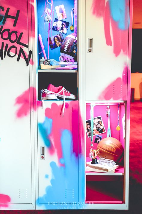 Graffiti Locker, Locker Graffiti, Bright Graffiti, School Is Killing Me, Pink Retro Wallpaper, High School Lockers, Pr Kit, Bar Mitzvah Party, Street Basketball