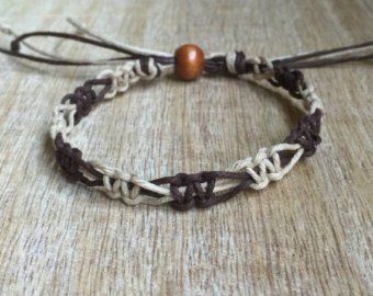 Hemp Bracelet Patterns, Ideas Pulseras, Hemp Anklet, Leather Anklets, White Beads Bracelet, Macrame Necklaces, Knot Jewelry, Hemp Bracelet, Earth Tone Color