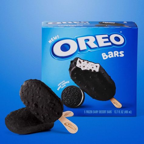 OREO on Instagram: “🧊 We’re expanding to the freezer aisle 🧊🍦 OREO frozen treats are officially here! 🤤” Weird Oreo Flavors, Chocolate Candy Brands, Biscotti Al Cacao, Oreo Biscuits, Oreo Flavors, Oreo Ice Cream, Pokemon Cake, Food Png, Sleepover Food