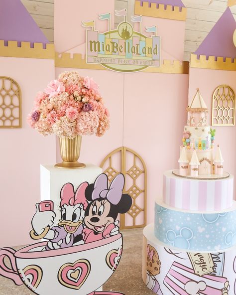 MiaBellaLand ✨ Happiest Place On Earth! 🎡 Design + Backdrop + Balloons + Florals + Decor @janettloveshop Venue @thebigwhitebarn18 Cake @miamicustom_cakes_events #disneyland #disneylandtheme #disneylandthemeparty #disneylandthemedecor #disneylandkidstable #disneylandcenterpieces #disneylanddecorations #disneylandballoons #disneylandcastle #disneylandbackdrop #castlebackdrop #mickey #minniemouse Disneyland Pastel Birthday, Disneyland Birthday Cake, Disney Princesses Party, Disneyland Birthday Party Theme, Disneyland Cake, 4th Birthday Theme, Princess Birthday Party Decorations Diy, Disney Baby Shower Themes, Disneyland Party