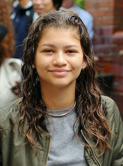 Pinterest: @biebahhlicious Mode Zendaya, Zendaya Hair, All Spiderman, Celebs Without Makeup, Zendaya Maree Stoermer Coleman, London Hotel, Zendaya Style, Makeup Hacks Beauty Secrets, Spider Man Far From Home