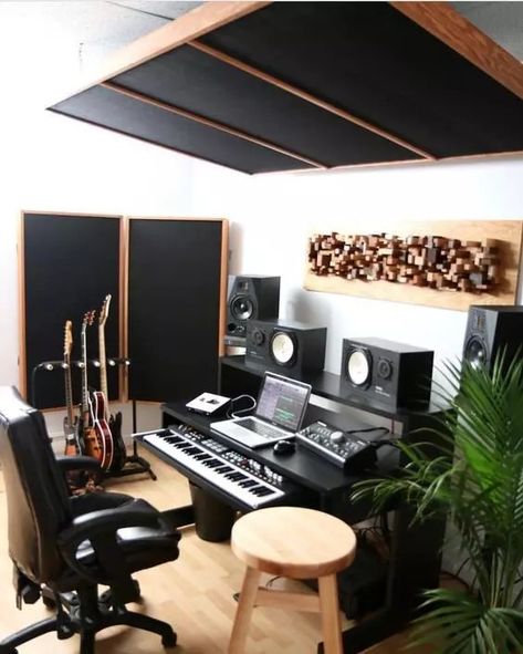 Diy Home Studio, Studio In Casa, Film Composer, Home Studio Desk, Home Recording Studio Setup, Recording Studio Setup, Home Music Rooms, Home Studio Ideas, Audio Studio