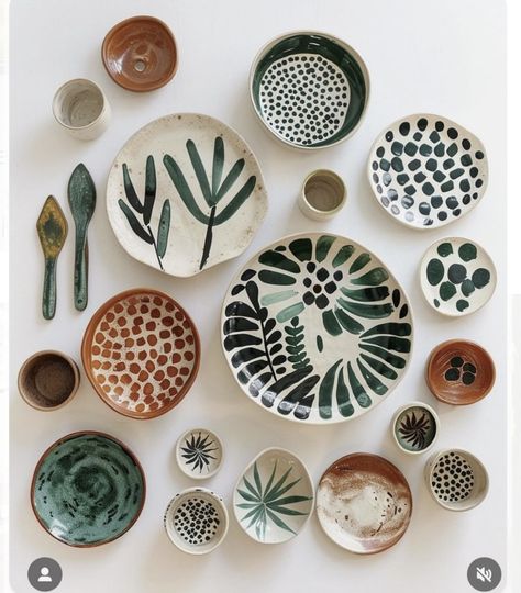 Underglaze Bowl, Pottery Painting Inspiration, Pottery Underglaze, Ceramic Kitchenware, Ceramics Bowls, Handmade Pots, Painting Ceramics, Clay Painting, Glazing Ideas