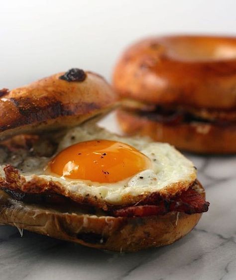 Raisin Bagel With cheese and fried egg Healthy Dinners Easy, Bagel Sandwich Recipes, Cinnamon Raisin Bagels, Raisin Bagels, Cinnamon Bagels, Cinnamon Raisin Bagel, Dinners Easy, Bagel Sandwich, Cinnamon Raisin