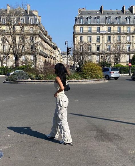 tomira (@tomiraa) • Instagram photos and videos Vintage Cargo Pants, Cargo Pants Outfits, Big Pants, E Girl Outfits, Paris Aesthetic, Pants Outfits, Fire Fits, Old Money Aesthetic, Fancy Outfits