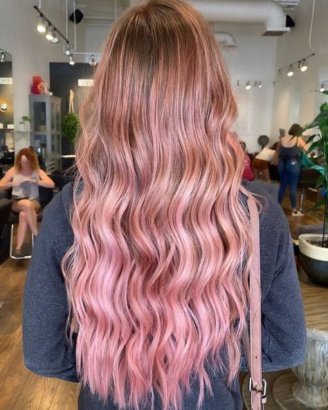 Top 20 Brown To Pink Balayage Hair Color Ideas To Try Pink Balayage Hair, Brown To Pink Balayage, Dark Strawberry Blonde Hair, Balayage Hair Ideas, Balayage Styles, Pink Balayage, Dark Strawberry Blonde, Balayage Hair Color Ideas, Ghd Hair